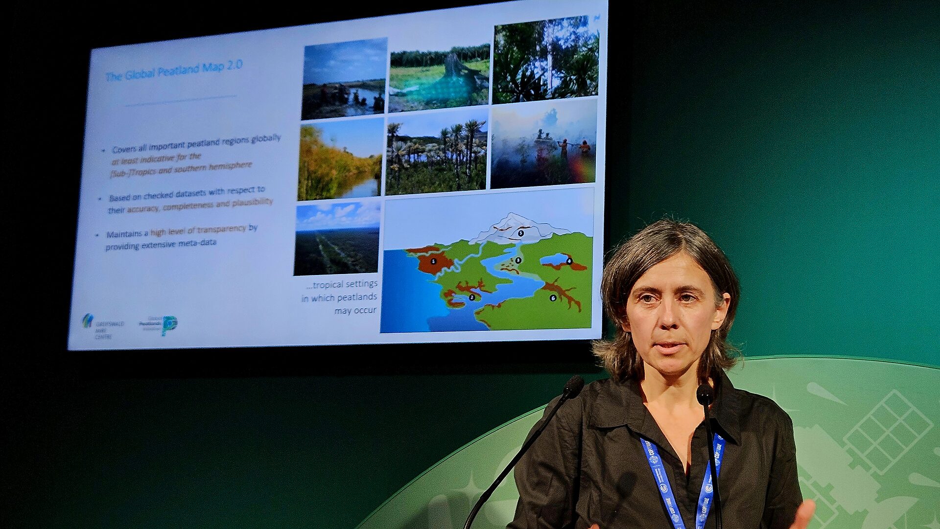 Franziska Tanneberger macht auf der Klimakonferenz COP28 in Dubai (2023) auf die bedeutende Rolle der weltweiten Moorflächen für den globalen Klimaschutz aufmerksam. (Foto: Markus Große Ophoff / DBU) 